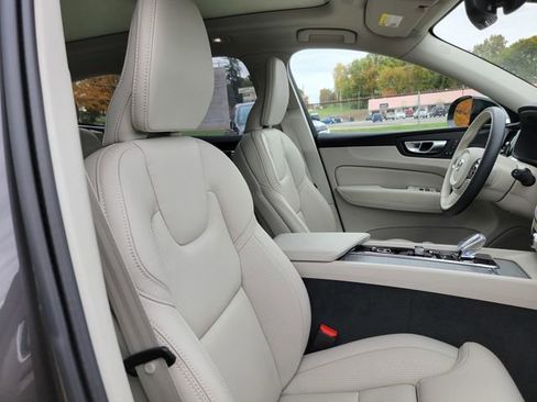 Used 2024 Volvo XC60 B5 Ultimate image 19