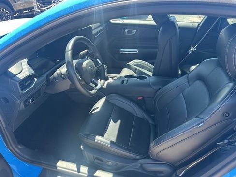 Used 2025 Ford Mustang GT Premium RWD image 5