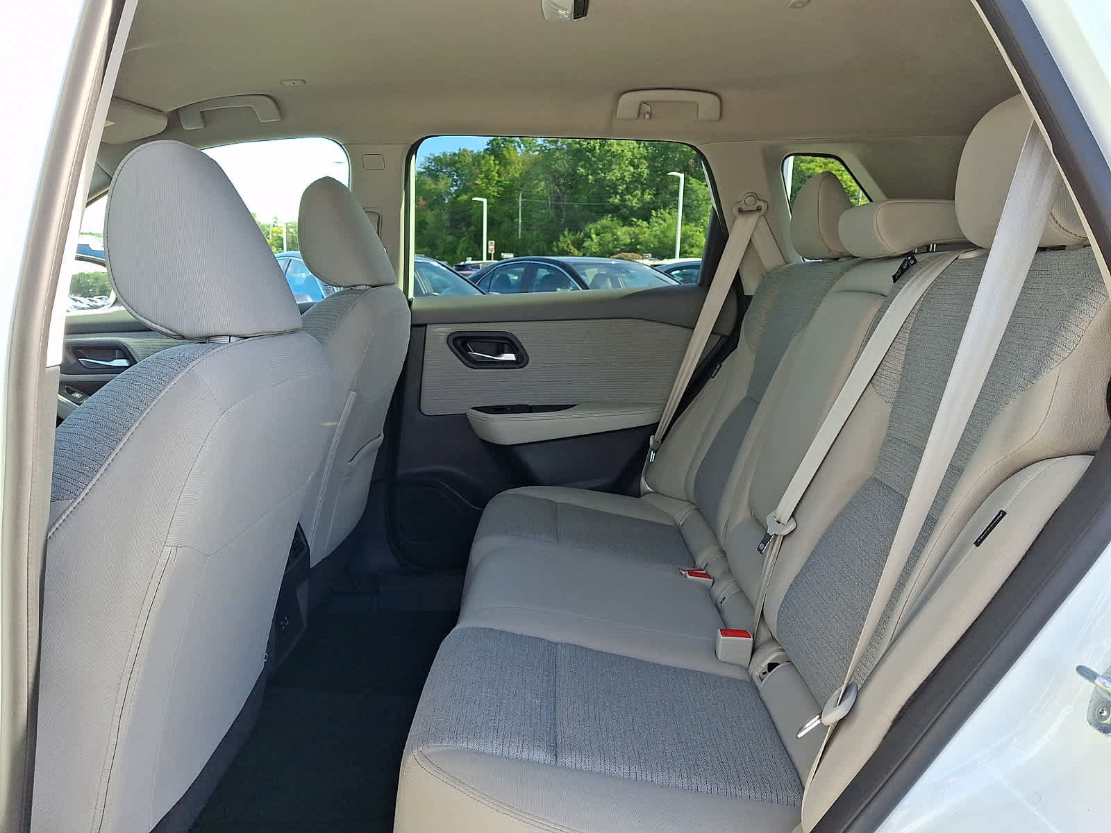 Used 2023 Nissan Rogue SV AWD/4WD image 11