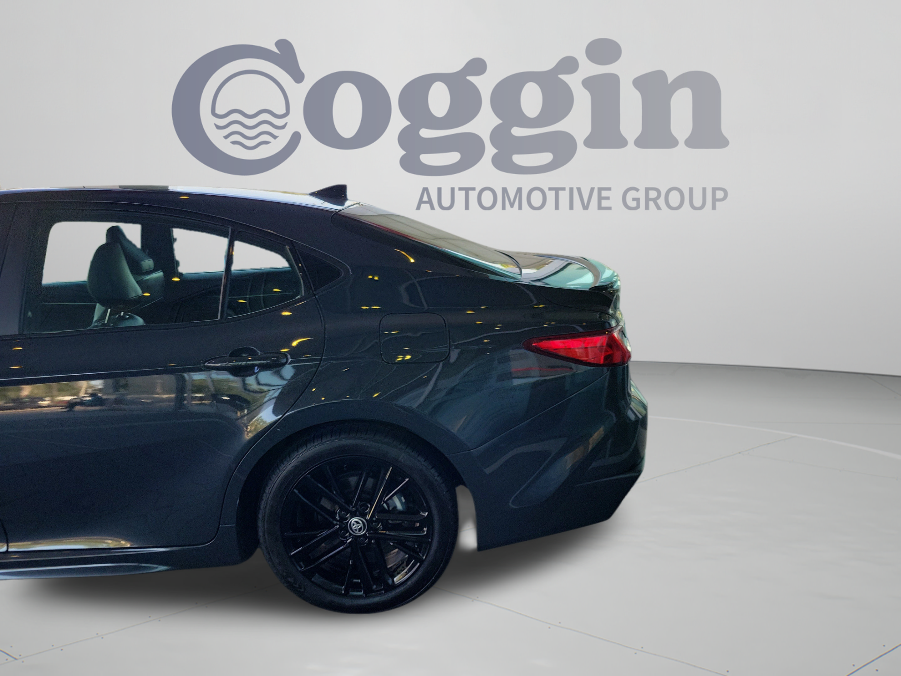 Used 2025 Toyota Camry SE FWD image 32