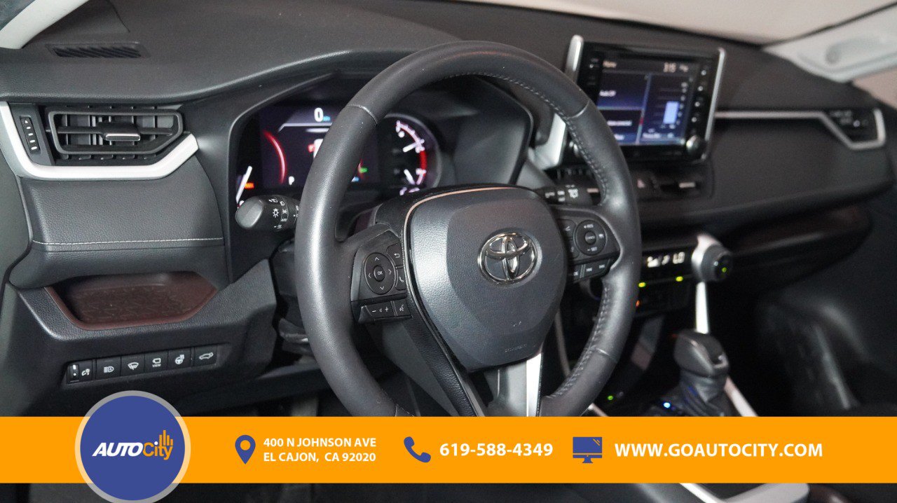 Used 2021 Toyota RAV4 Limited FWD image 19