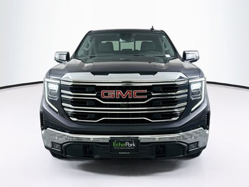 Used 2022 GMC Sierra 1500 SLT AWD/4WD image 2