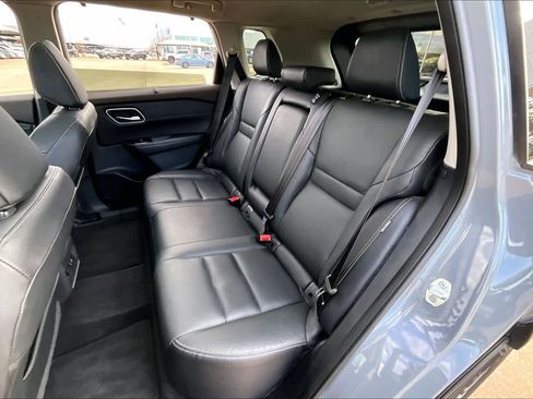 Used 2021 Nissan Rogue SL w/ Premium Package image 18