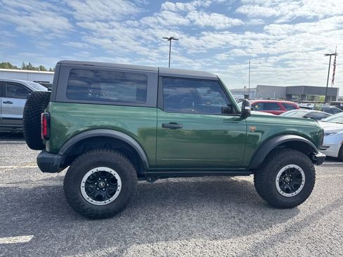 Used 2022 Ford Bronco Badlands image 8