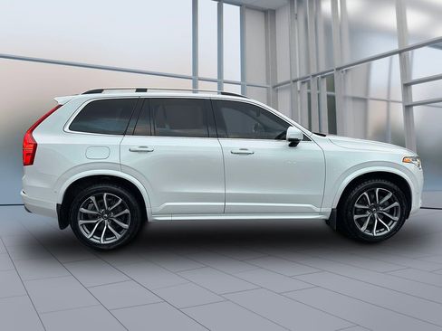 Used 2019 Volvo XC90 T6 Momentum w/ Advanced Package image 5
