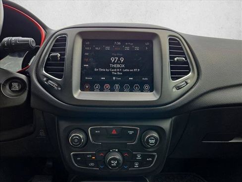 Used 2019 Jeep Compass Trailhawk AWD/4WD image 10