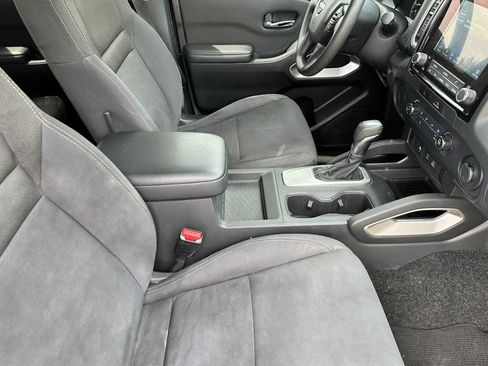 Used 2022 Nissan Frontier SV w/ Technology Package RWD image 23