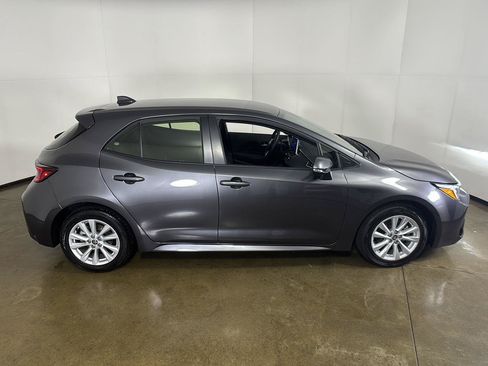 Used 2024 Toyota Corolla SE w/ SE Package FWD image 9
