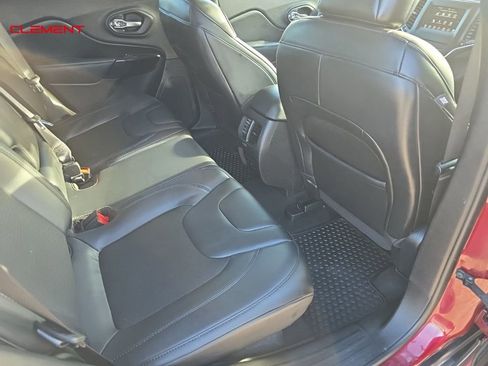 Used 2020 Jeep Cherokee Latitude Plus image 19