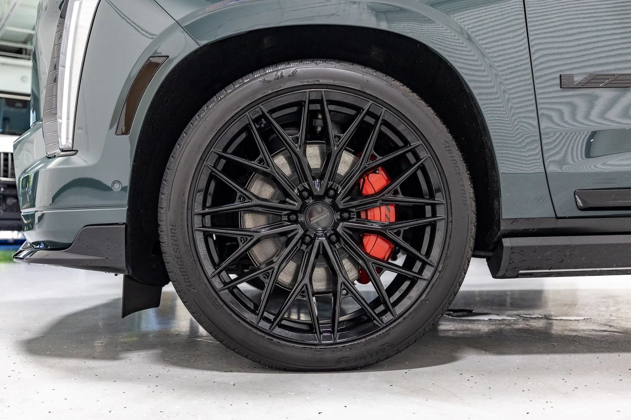 Used 2026 Cadillac Escalade V w/ LPO, ONYX Package AWD/4WD image 8