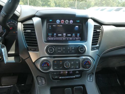 Used 2019 Chevrolet Suburban LT RWD image 20