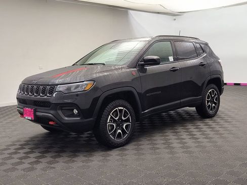 Used 2024 Jeep Compass Trailhawk image 1