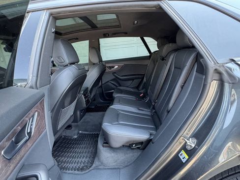 Used 2019 Audi Q8 Premium Plus w/ Premium Plus AWD/4WD image 23