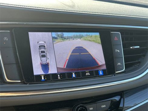 Used 2024 Buick Enclave Premium image 29
