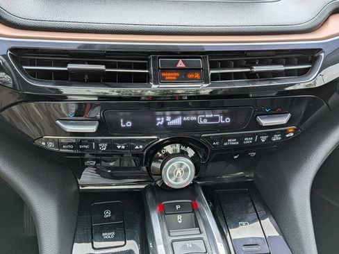 Used 2022 Acura MDX SH-AWD image 24