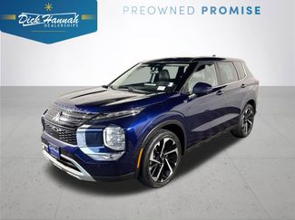 Used 2023 Mitsubishi Outlander SE video 1
