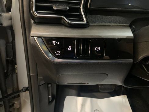 Used 2025 Kia Sportage X-Line w/ Premium Package AWD/4WD image 33
