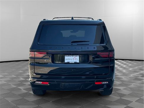 Used 2022 Jeep Wagoneer Series II AWD/4WD image 4