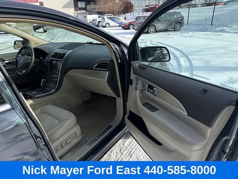 Used 2013 Lincoln MKX AWD w/ Class II Trailer Tow Pkg image 9