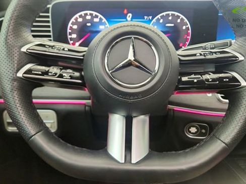 Used 2025 Mercedes-Benz GLS 450 4MATIC image 45