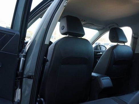 Used 2024 Volkswagen Jetta SE image 29