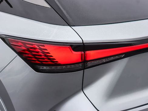 Certified 2025 Lexus RX 500h F Sport image 8