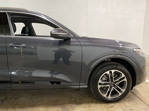 Used 2025 Audi Q5 Premium w/ Convenience Package image 93