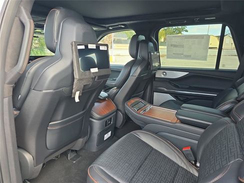 New 2026 Lincoln Navigator Black Label image 17