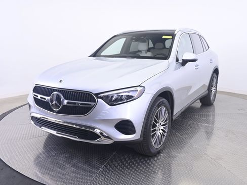 Used 2026 Mercedes-Benz GLC 300 4MATIC image 1