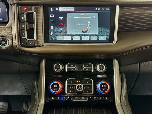 Used 2023 GMC Yukon XL Denali w/ Denali Reserve Package AWD/4WD image 16