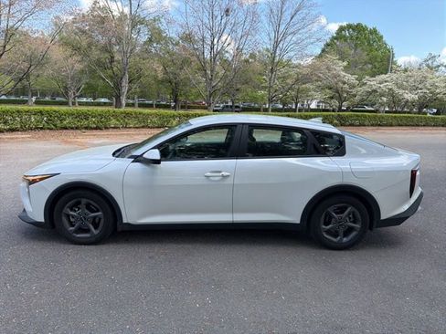 Used 2025 Kia K4 LXS image 2