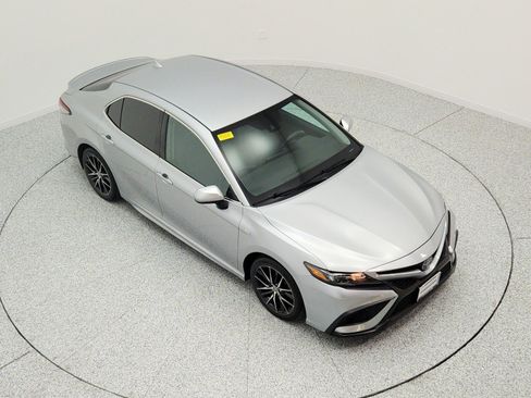 Used 2021 Toyota Camry SE FWD image 23