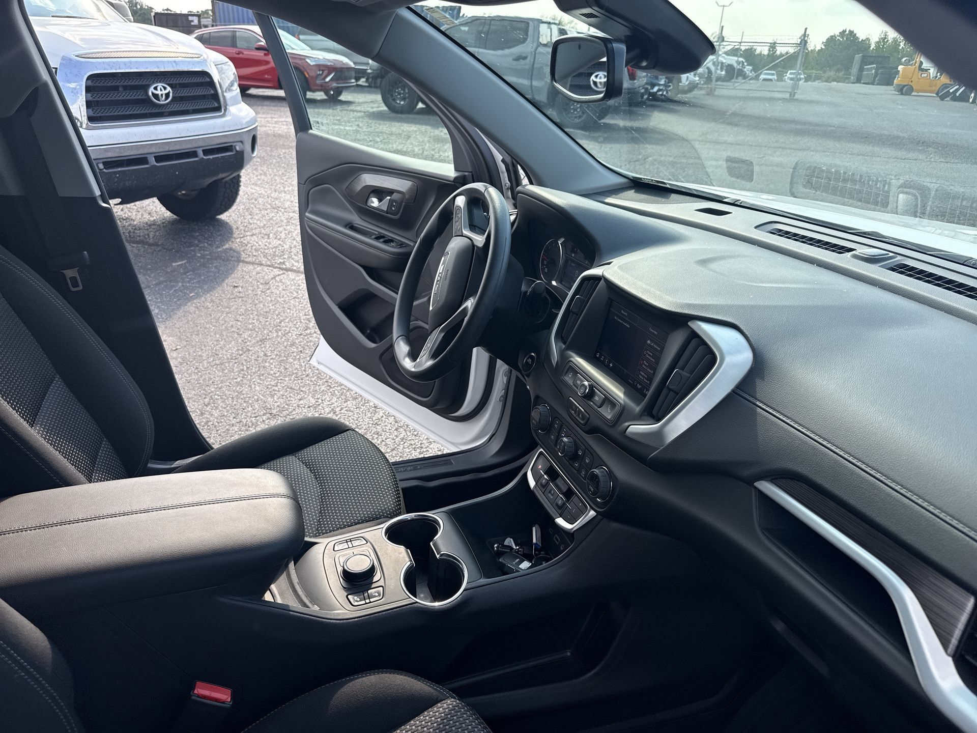 Used 2023 GMC Terrain SLE w/ Driver Convenience Package FWD image 35