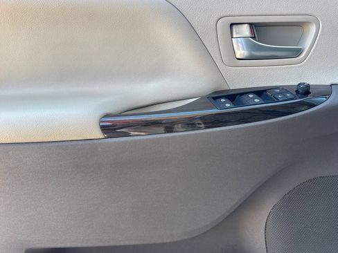 Certified 2016 Toyota Sienna XLE w/ XLE Navigation Package FWD image 13