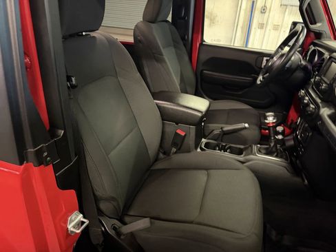 Used 2019 Jeep Wrangler Sport AWD/4WD image 44
