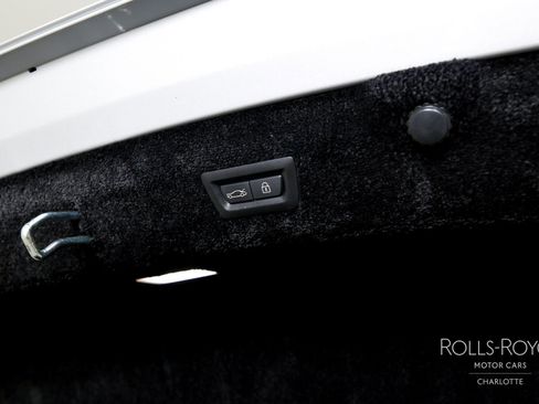 Used 2018 Rolls-Royce Phantom Sedan image 26