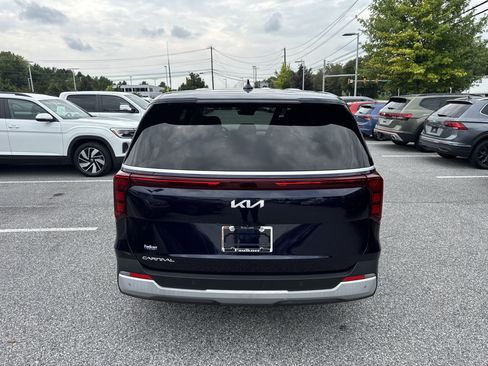 Used 2025 Kia Carnival FWD image 29