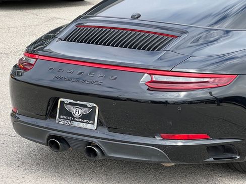 Used 2019 Porsche 911 Targa 4 GTS image 12