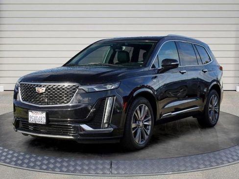 Used 2020 Cadillac XT6 Premium Luxury FWD image 3