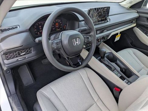 New 2025 Honda Accord SE image 3