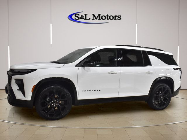 Used 2024 Chevrolet Traverse RS w/ LPO, Floor Liner Package AWD/4WD image 3