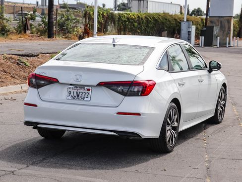 Used 2024 Honda Civic EX image 11