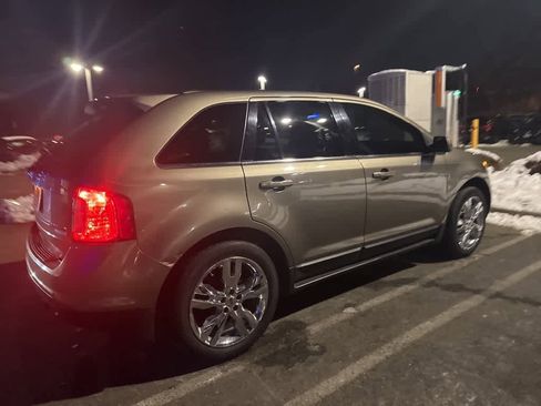 Used 2013 Ford Edge Limited w/ Driver Entry Pkg image 8