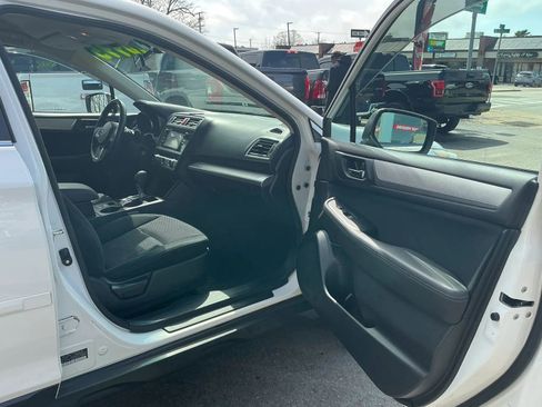 Used 2016 Subaru Outback 2.5i Premium image 10