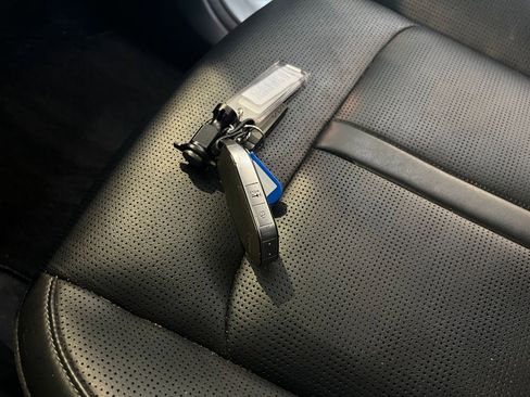 Used 2024 Kia Sorento S image 21