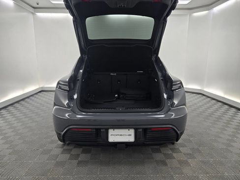 New 2025 Porsche Macan 4S Electric image 11