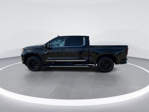 Used 2022 Chevrolet Silverado 1500 High Country w/ Technology Package image 8