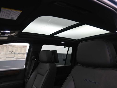 New 2026 GMC Yukon XL Denali w/ Denali Reserve Package image 22