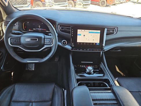 Used 2023 Jeep Wagoneer L Series III image 7