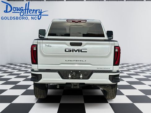 New 2026 GMC Sierra 2500 Denali Ultimate w/ LPO, Black Badging Package image 4